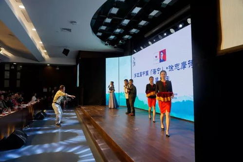 颁奖礼仪服务彰显文明，志愿服务助力徐志摩诗歌节